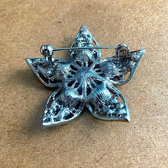 Crystal Flower Brooch - Picture 4 of 5